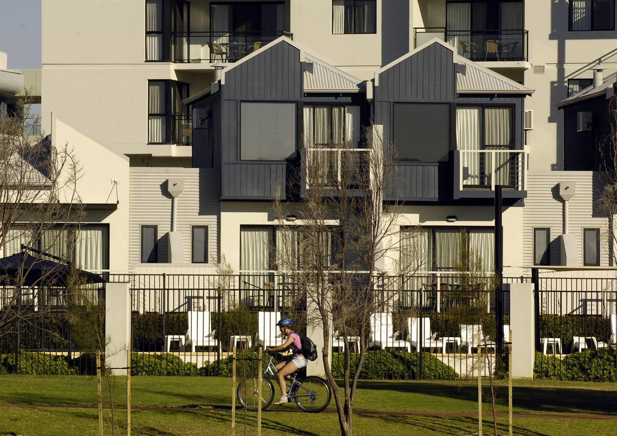 Assured Ascot Quays Apartment Hotel Perth Exterior foto